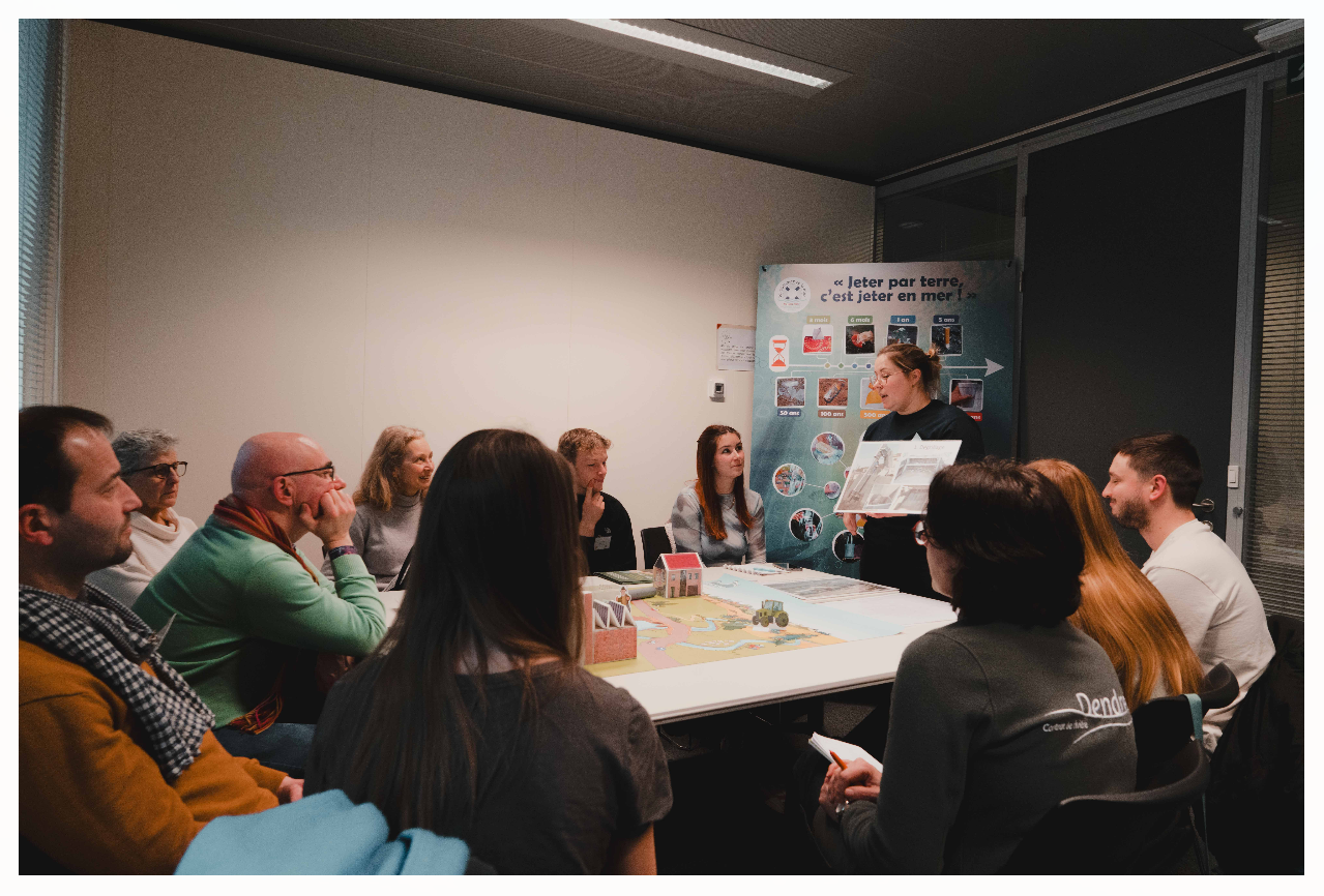 Photo de la table ronde sur la préservation des milieux aquatiques