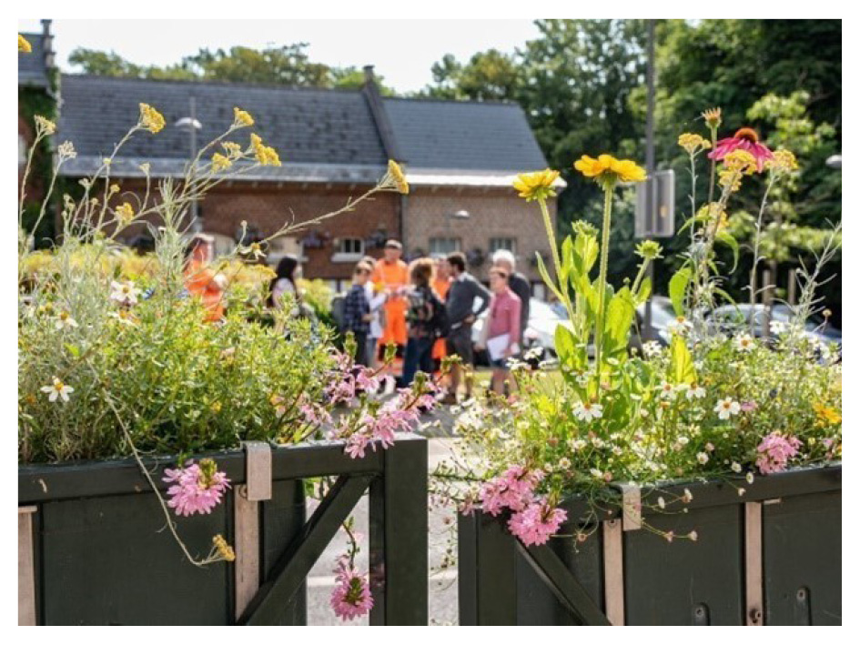 Image d'un groupe de personne durant une visite Wallonie en Fleurs